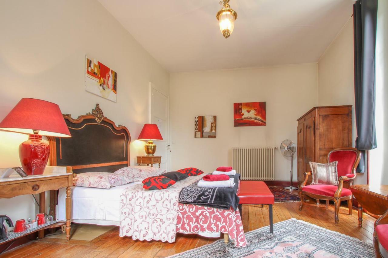 Manoir Des Turets Bed & Breakfast Yvré-lʼÉvêque Екстериор снимка