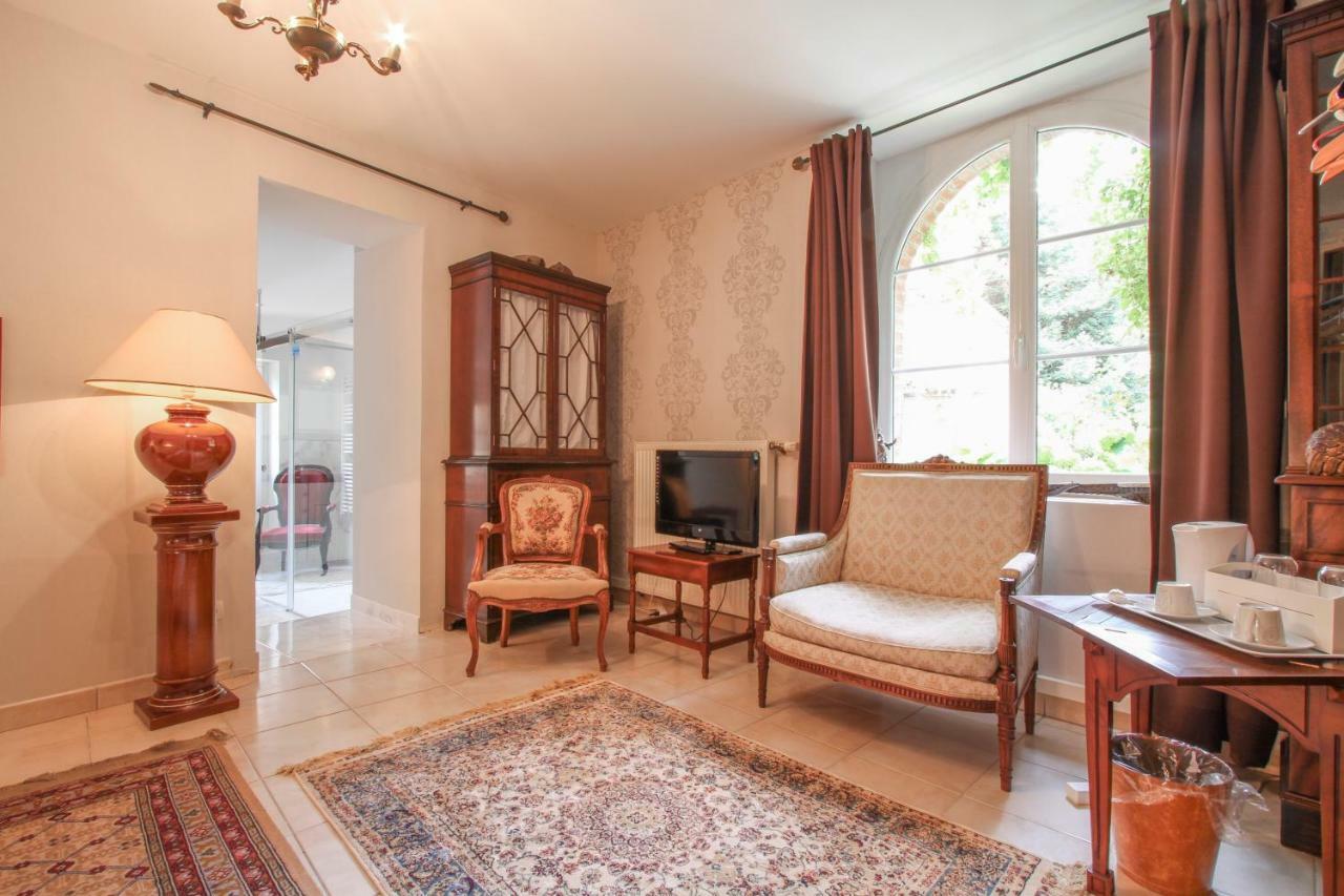 Manoir Des Turets Bed & Breakfast Yvré-lʼÉvêque Екстериор снимка