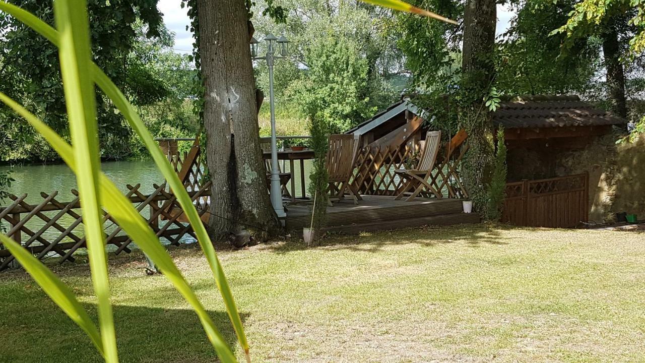 Manoir Des Turets Bed & Breakfast Yvré-lʼÉvêque Екстериор снимка